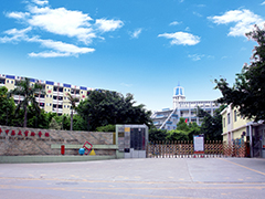 深圳市龍華中英文實(shí)驗(yàn)學(xué)校獲“深圳市優(yōu)質(zhì)民辦學(xué)校年度獎(jiǎng)”，并獲《南方都市報(bào)》專版報(bào)道
